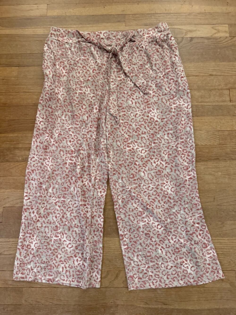 Live Well Lifestyle Women's Pink Leopard Print Wide Leg Pants - Size 22/24W
 b88